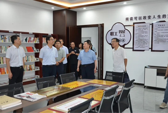 山東省人社廳到一滕建設集團開展建筑行業(yè)人力資源隊伍建設專題調研